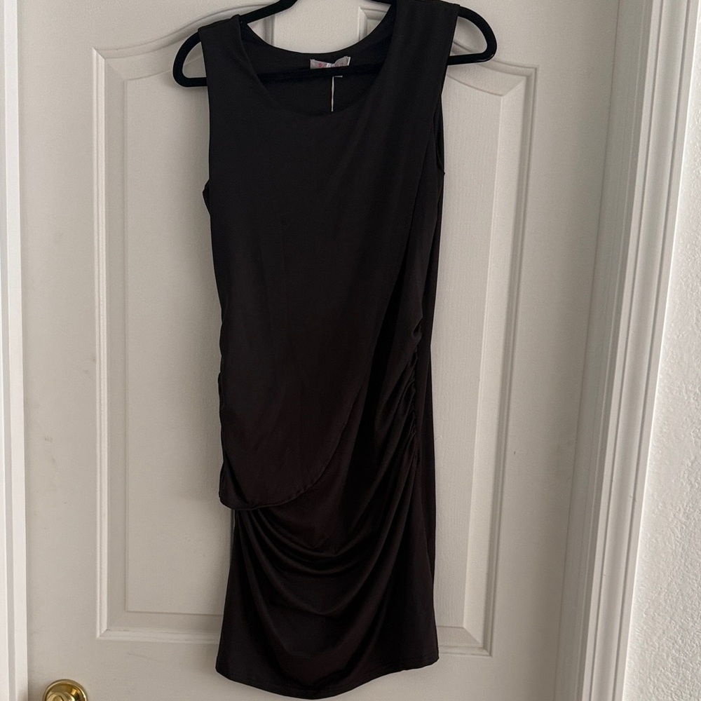 Sleek Black Sleeveless Midi Dress with Draped Side Detail